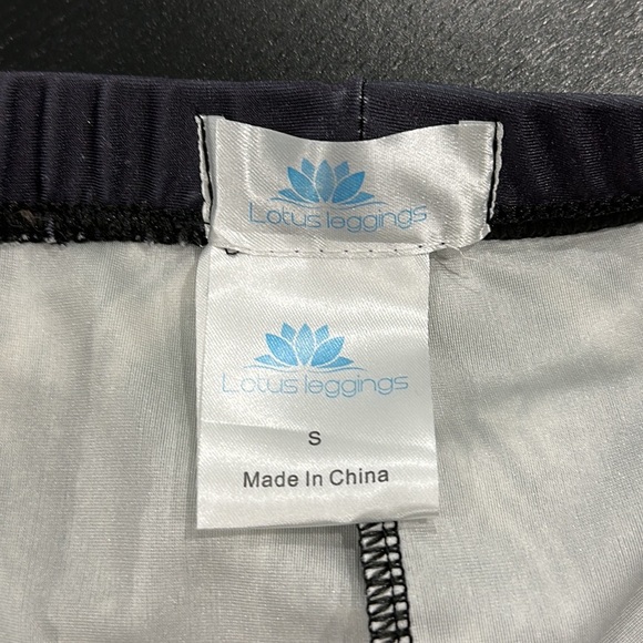 Lotus Leggings Black and White Skeleton Leggings - Small - Picture 11 of 11